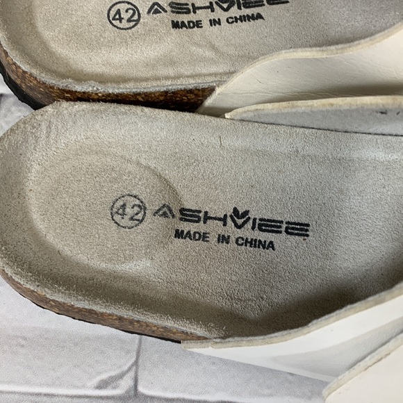 Shviee Slip on cork sandals Double strap buckle White Size 42 Euro - Picture 3 of 10
